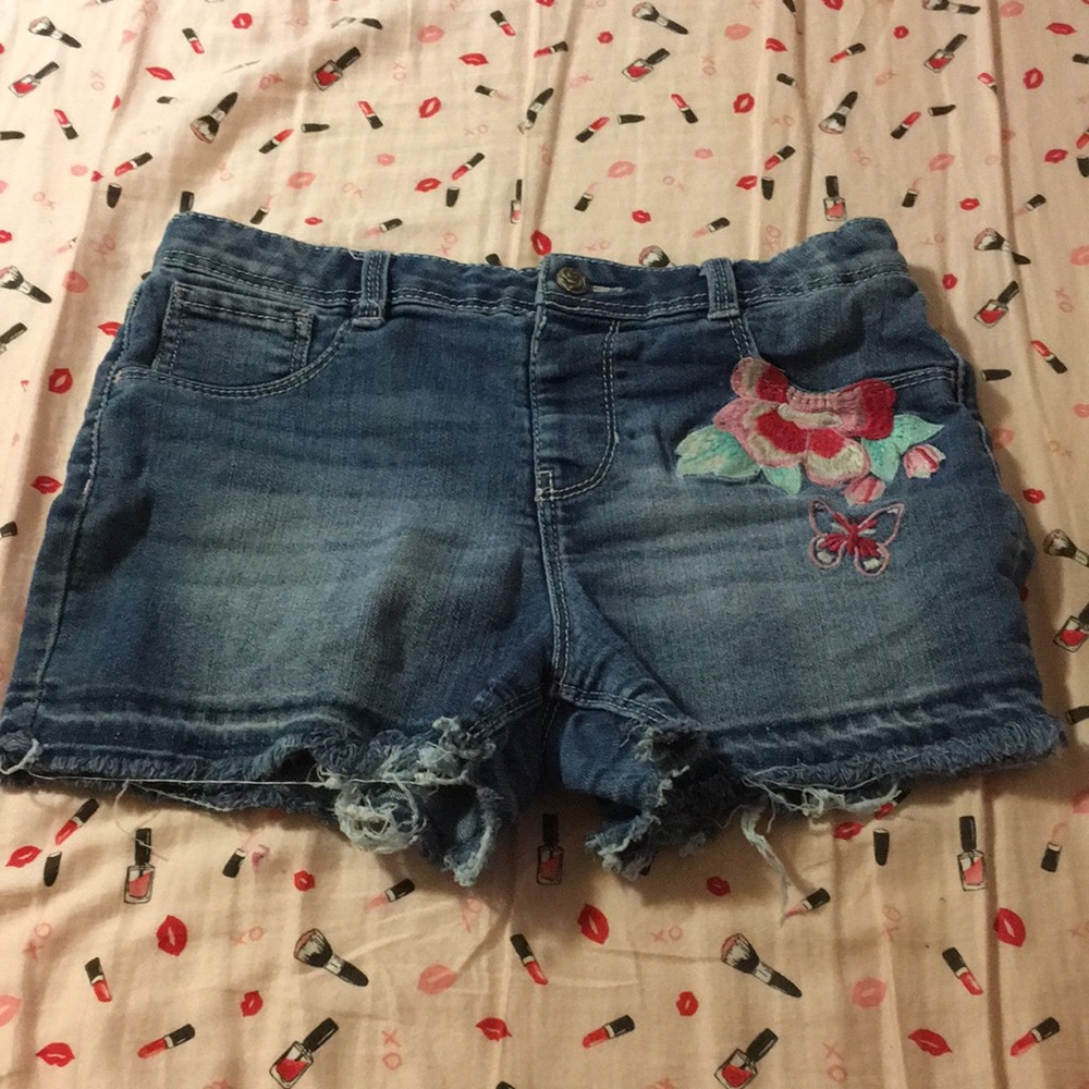 Kids cute embroidered shorts 🌸🌸🌈🦋🦋